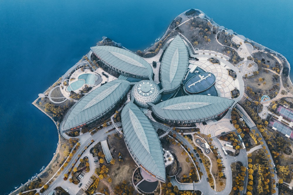 上海滴水湖皇冠假日酒店